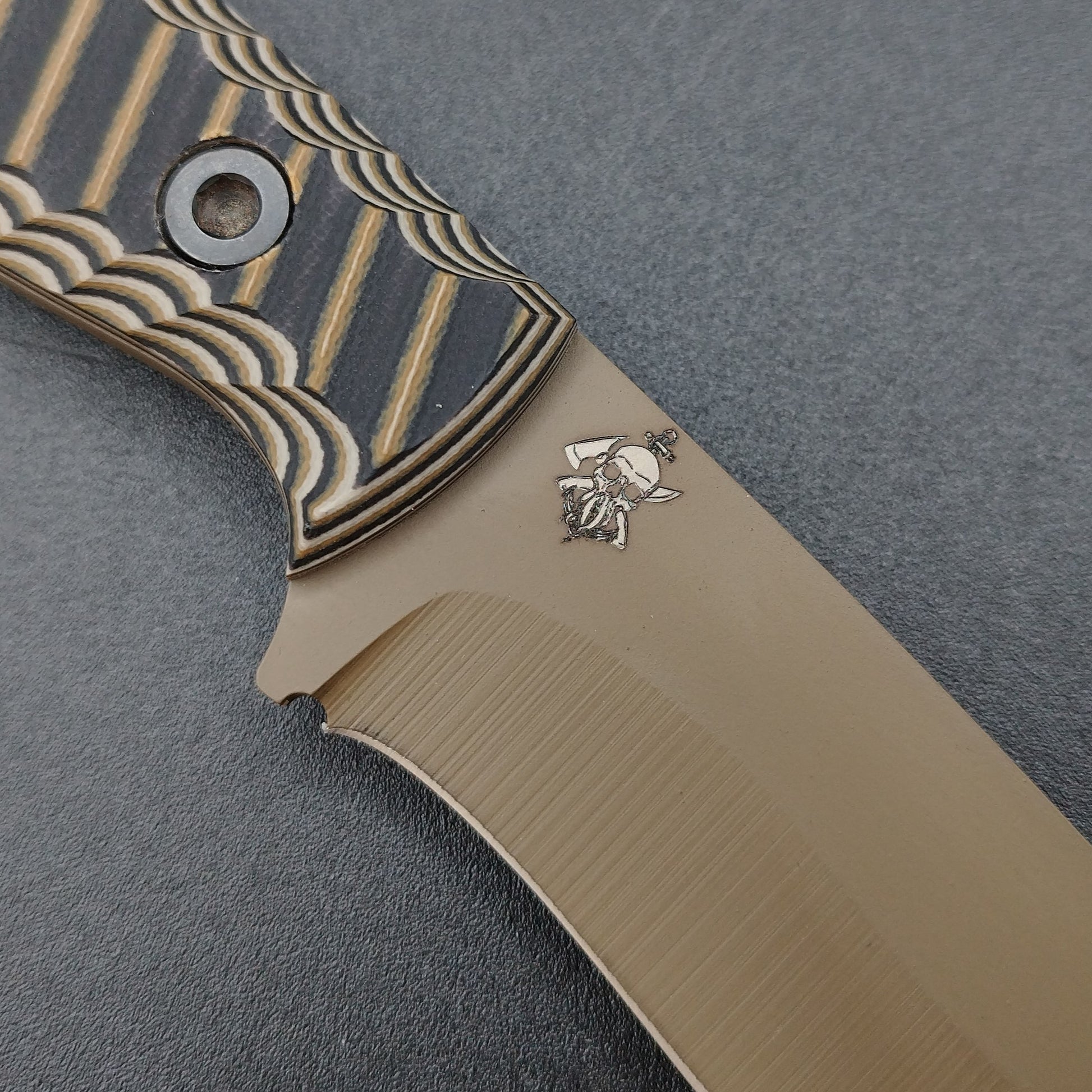 Sea Sick Blades Skinner Coyote Tan Black G10, Glock FDE 3