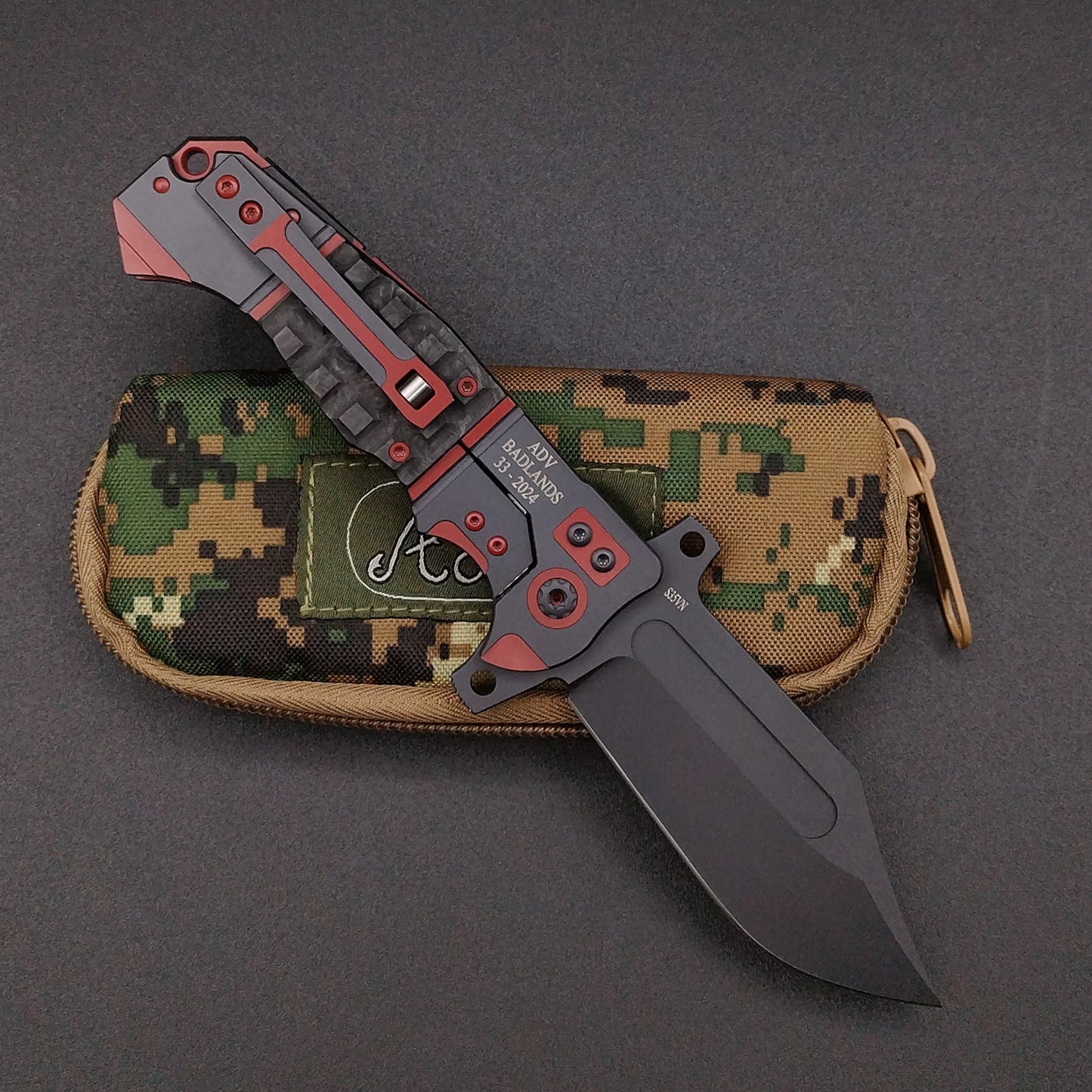 ADV Badlands Bowie Black and Red, Carbon Fiber 2