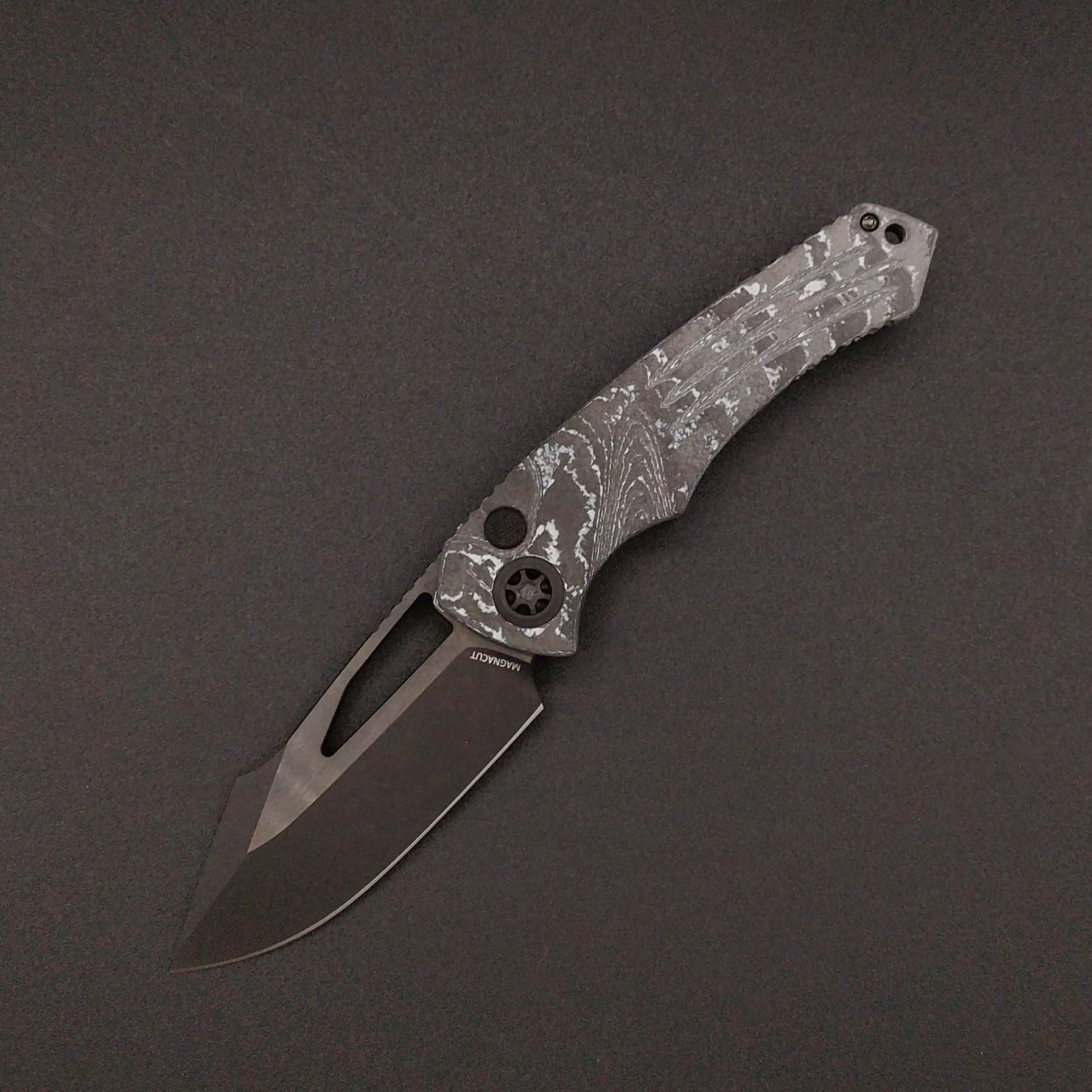 Heretic Knives Pariah Button Lock White Camo Carbon Fiber 1