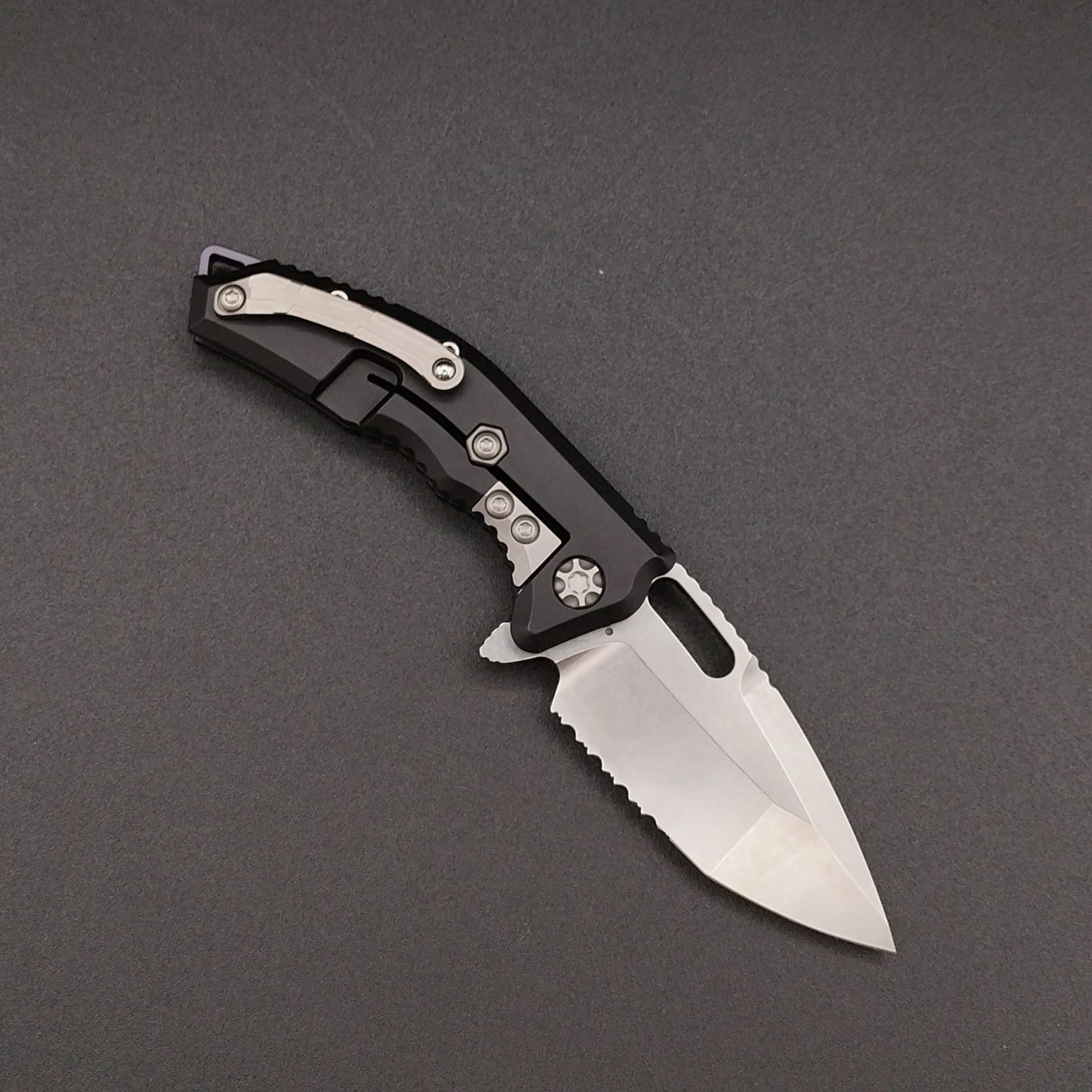 Heretic Knives Medusa Tanto Black Stonewash Partially Serrated 2