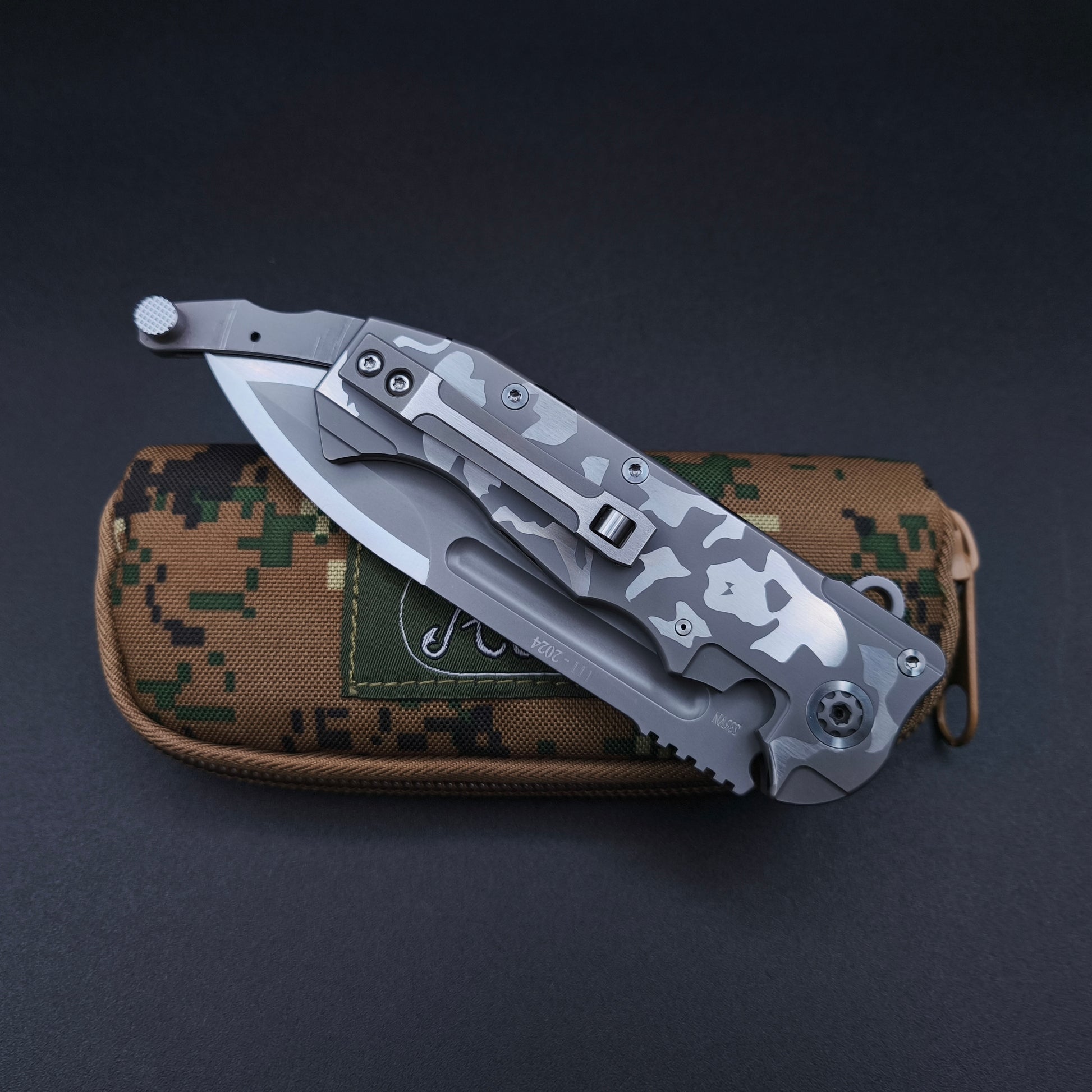 ADV Crusher Titanium Urban Camo Finish, S35VN 4