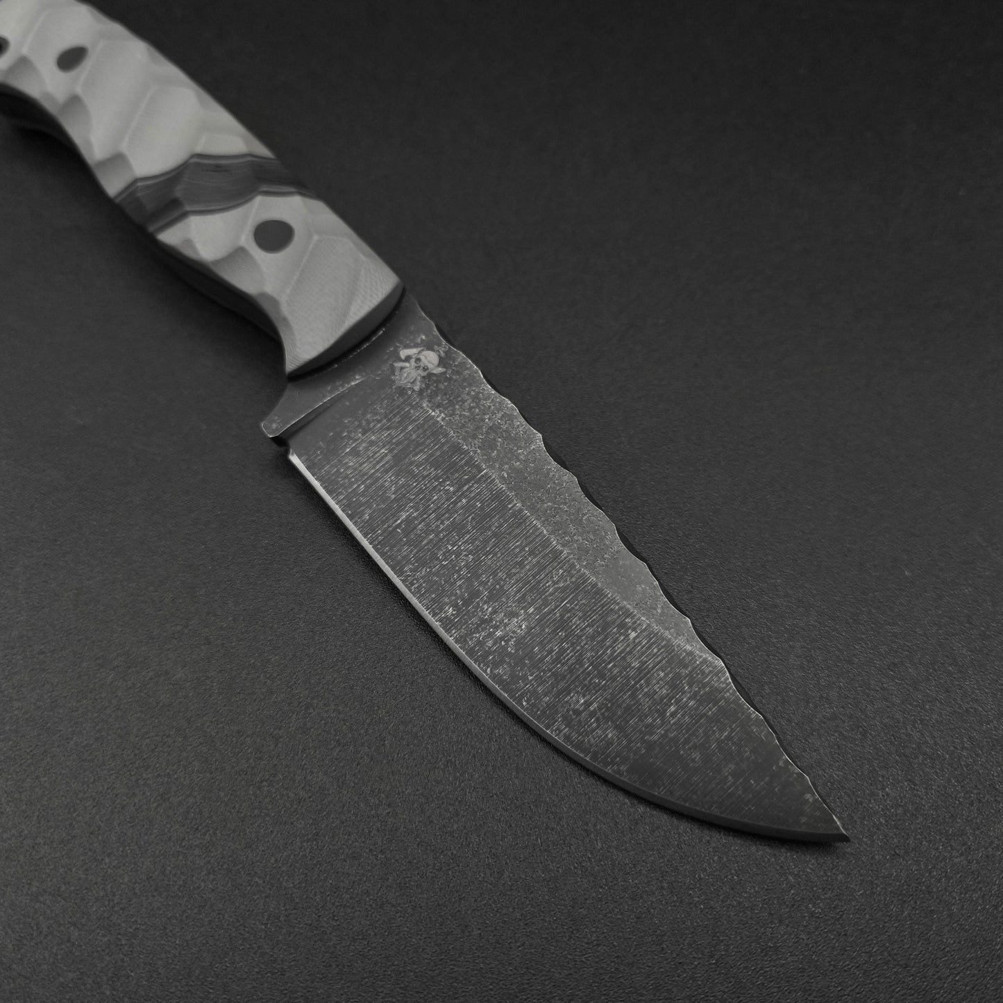 Sea Sick Blades Fieldcraft Gray G10, Black Carbon Fiber 80CrV2 3