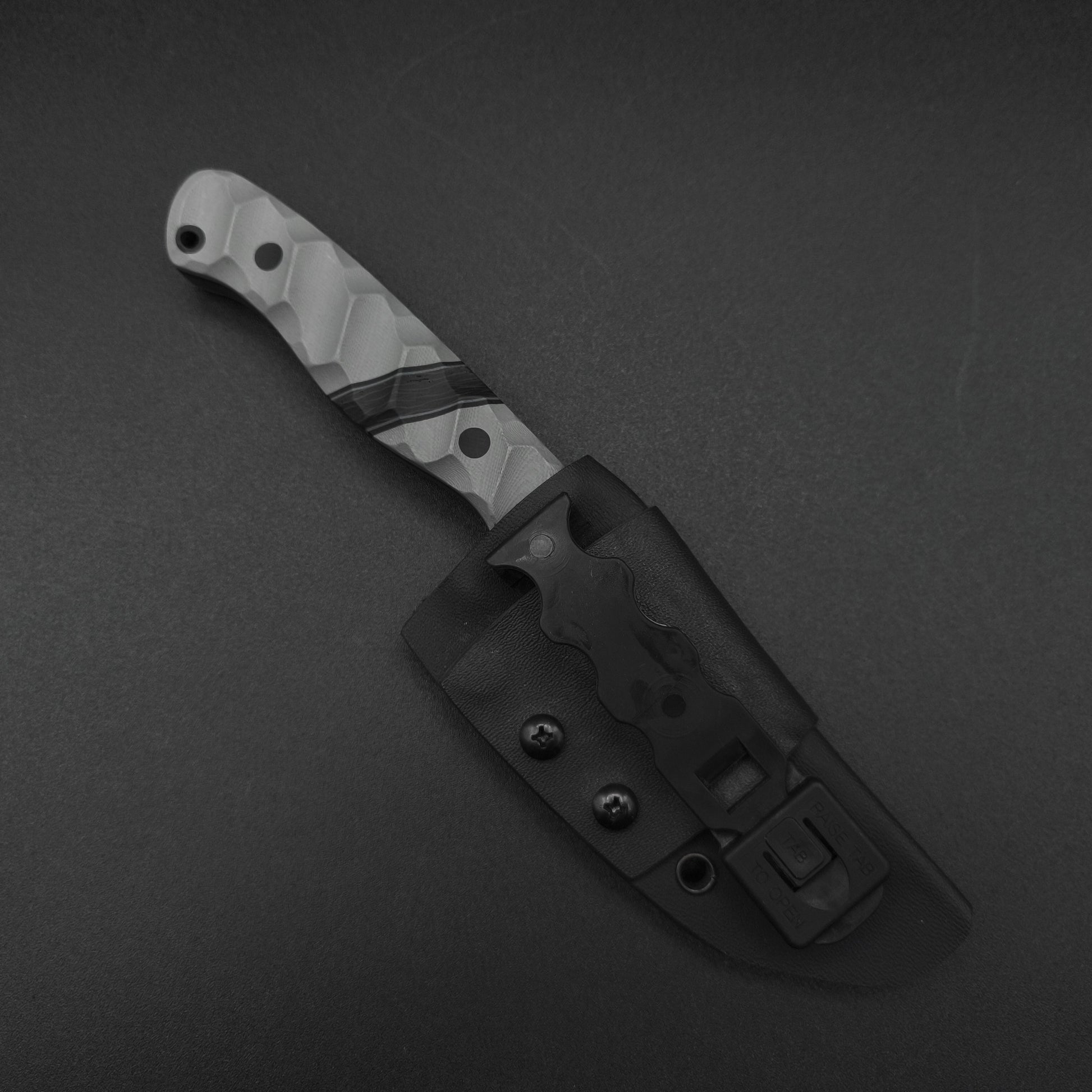 Sea Sick Blades Fieldcraft Gray G10, Black Carbon Fiber 80CrV2 6