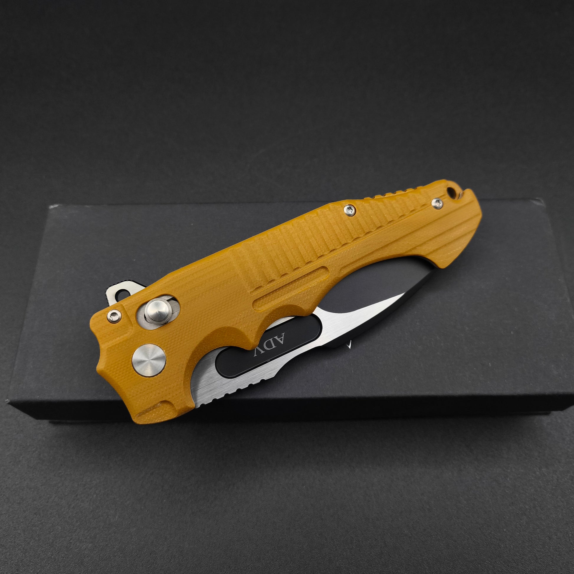 ADV Bullshark, Tan G-10 3