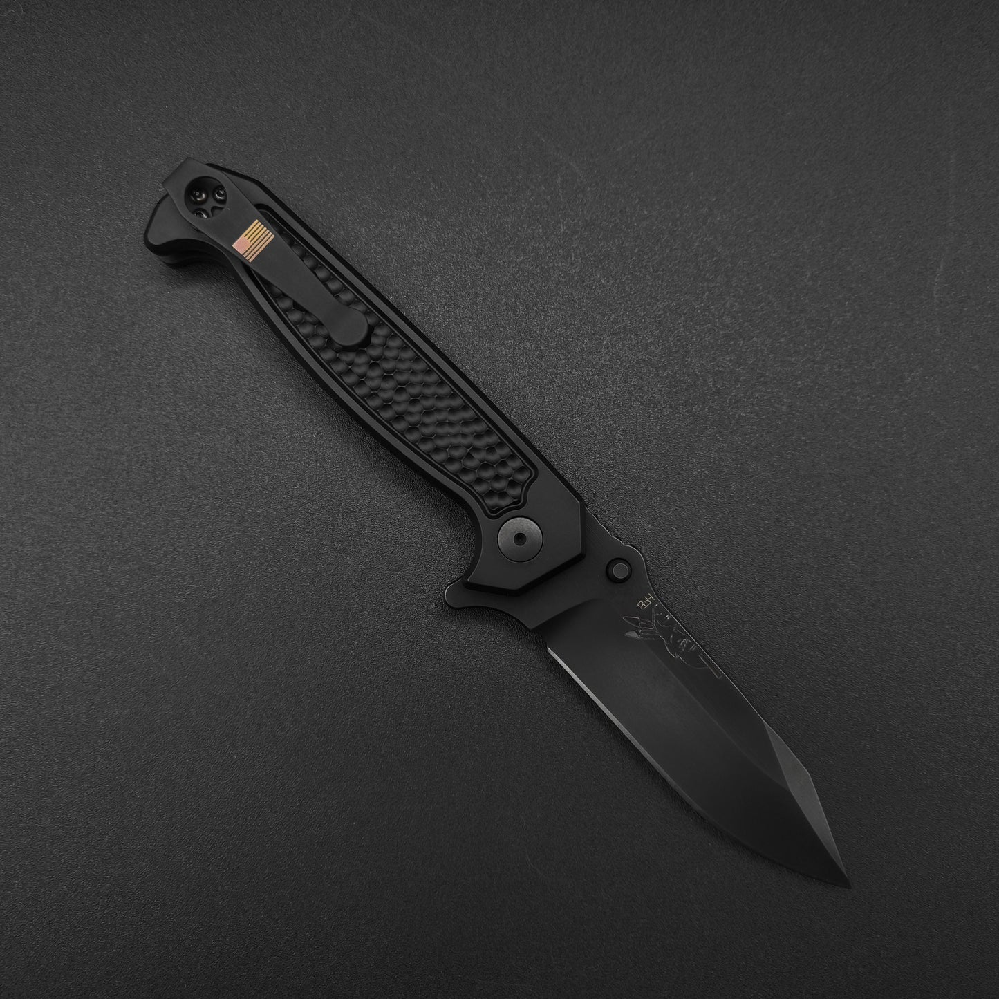 Half Face Blades Disaster Folder, Anodized black, nitride black blade 1