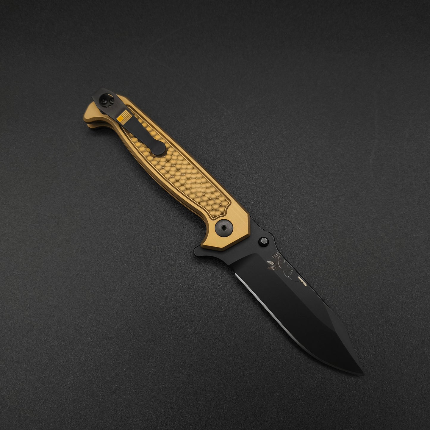 Half Face Blades Disaster Folder, Anodized FDE, nitride black blade 1