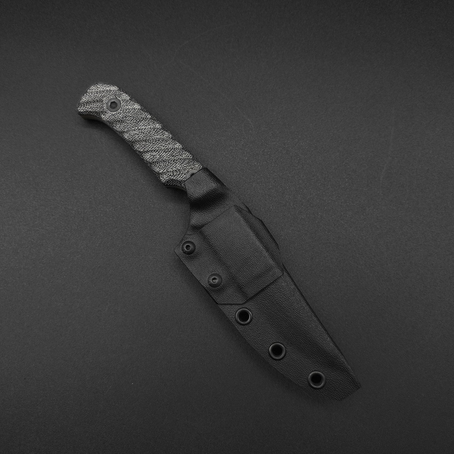 Half Face Blades Boogeyman Black canvas micarta, FDE cerakote 4